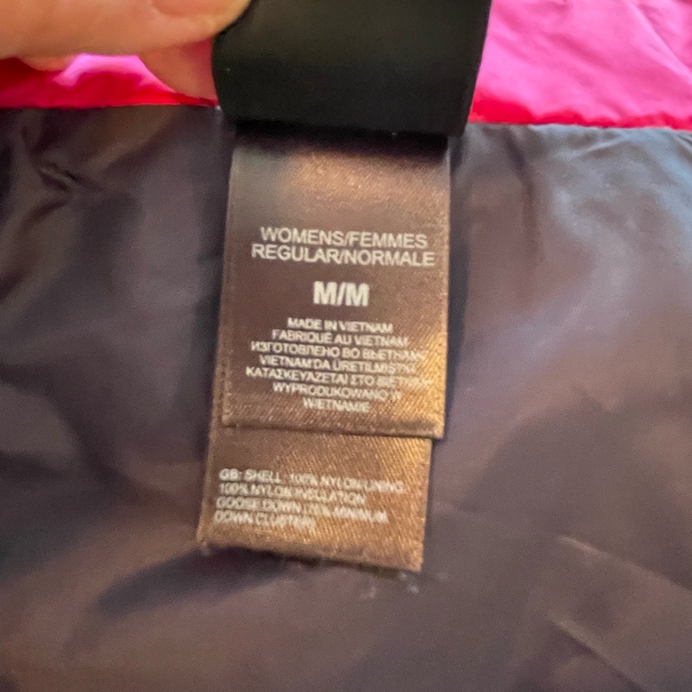 North Face Puffer Vest, size M, EUC, HOT PINK - Picture 6 of 9